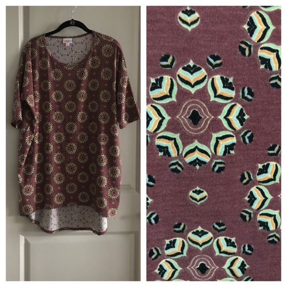 LuLaroe Elbow Sleeve High - Low Top - Irma - Picture 3 of 8